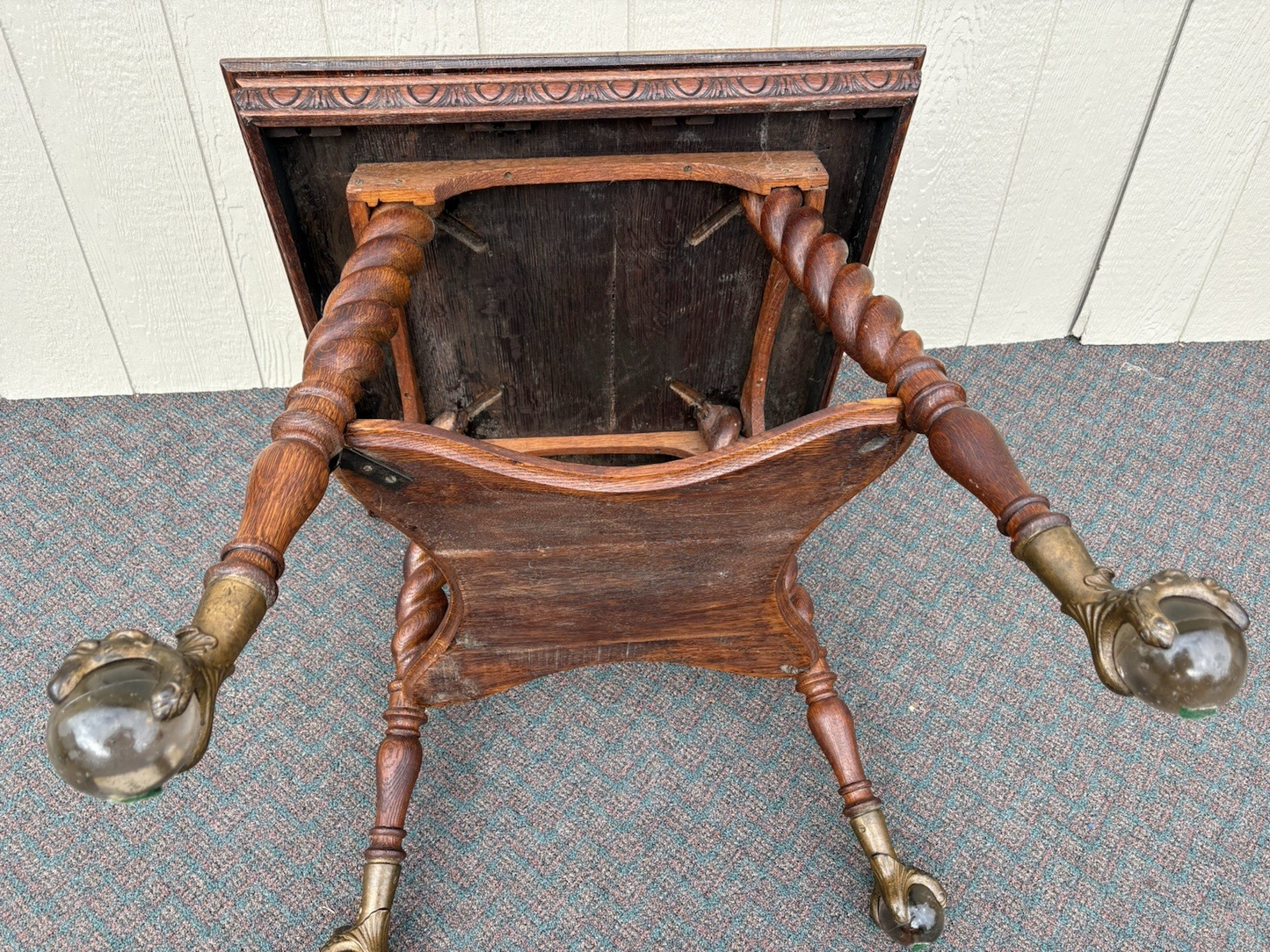 67110 Antique Victorian Oak Claw Foot Lamp Table Stand