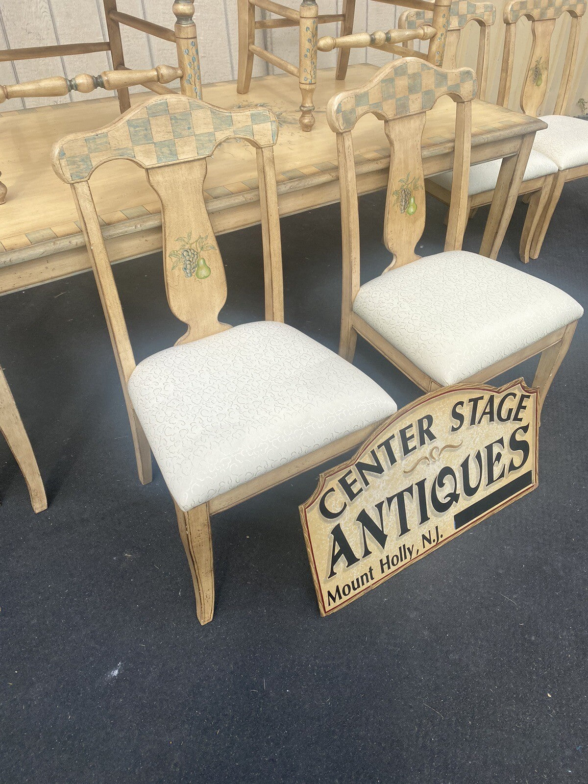 64717 Decorator PULASKI Furniture  Dining Table with 8 Chairs