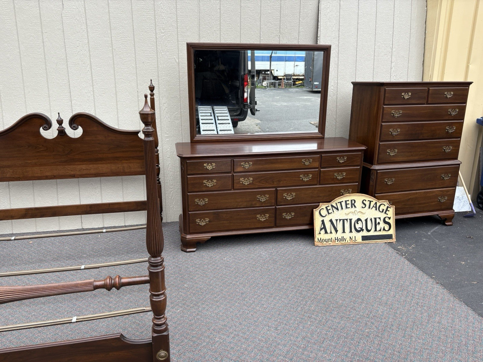 67117 ETHAN ALLEN Bedroom Set High Chest Dresser w/ Mirror and Queen Poster Bed