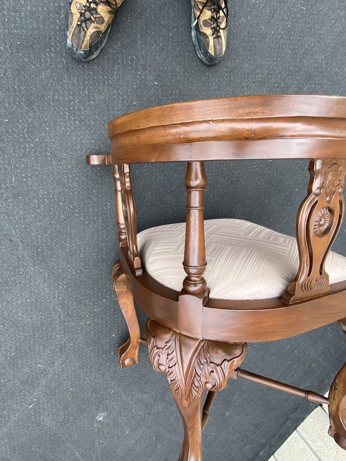 65853 Pair Mahogany Corner Chairs Chair s