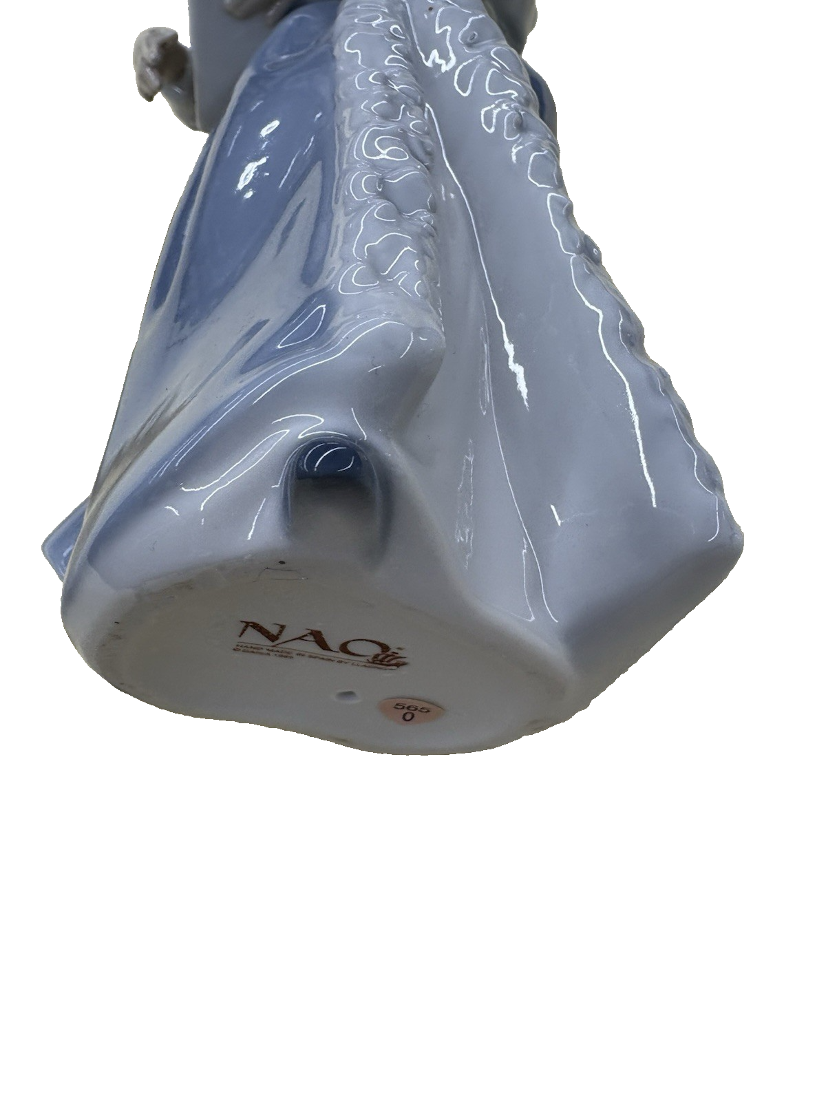 COL 02:      NAO Porcelaine Figure with packages