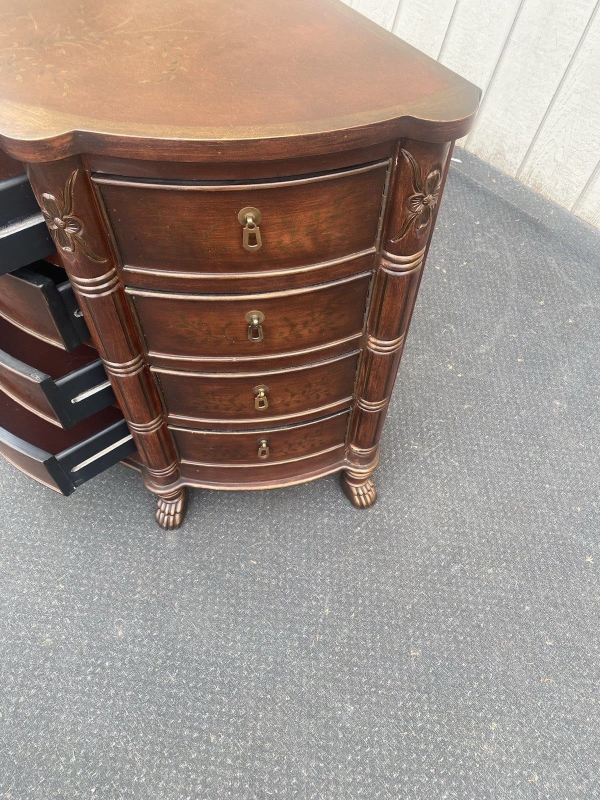 66510 Decorator Modern Dresser Chest