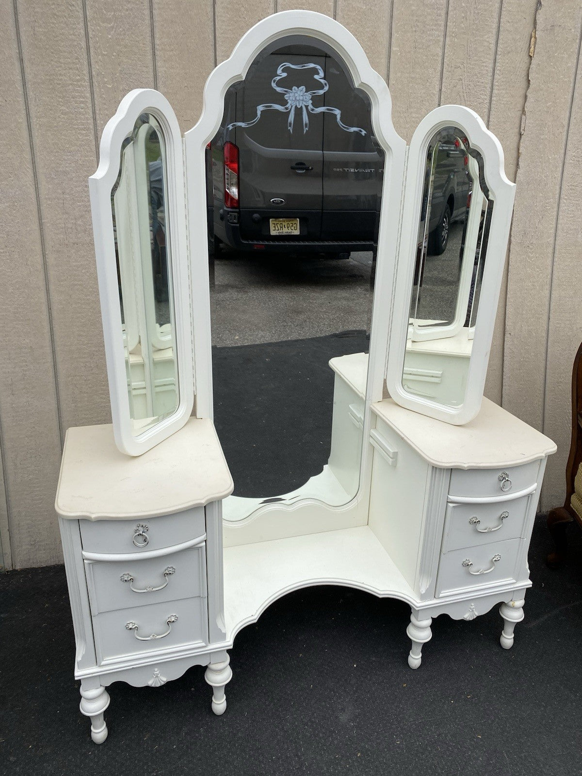66535 Lexington Furniture Vanity Desk with Etched Glass Tri-Fold Mirror
