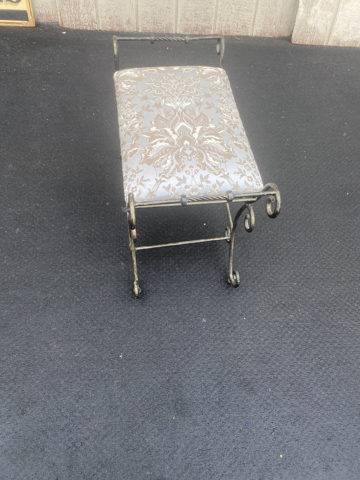 66353   Quality Fancy Iron Vanity Bench Stool Ottoman