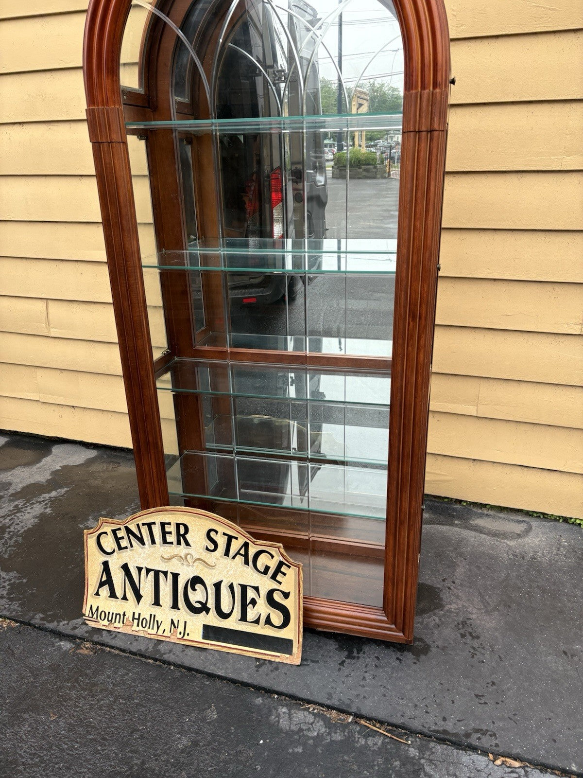 66655 Dome Top Mahogany ETCHED Glass  PULASKI China Cabinet Curio