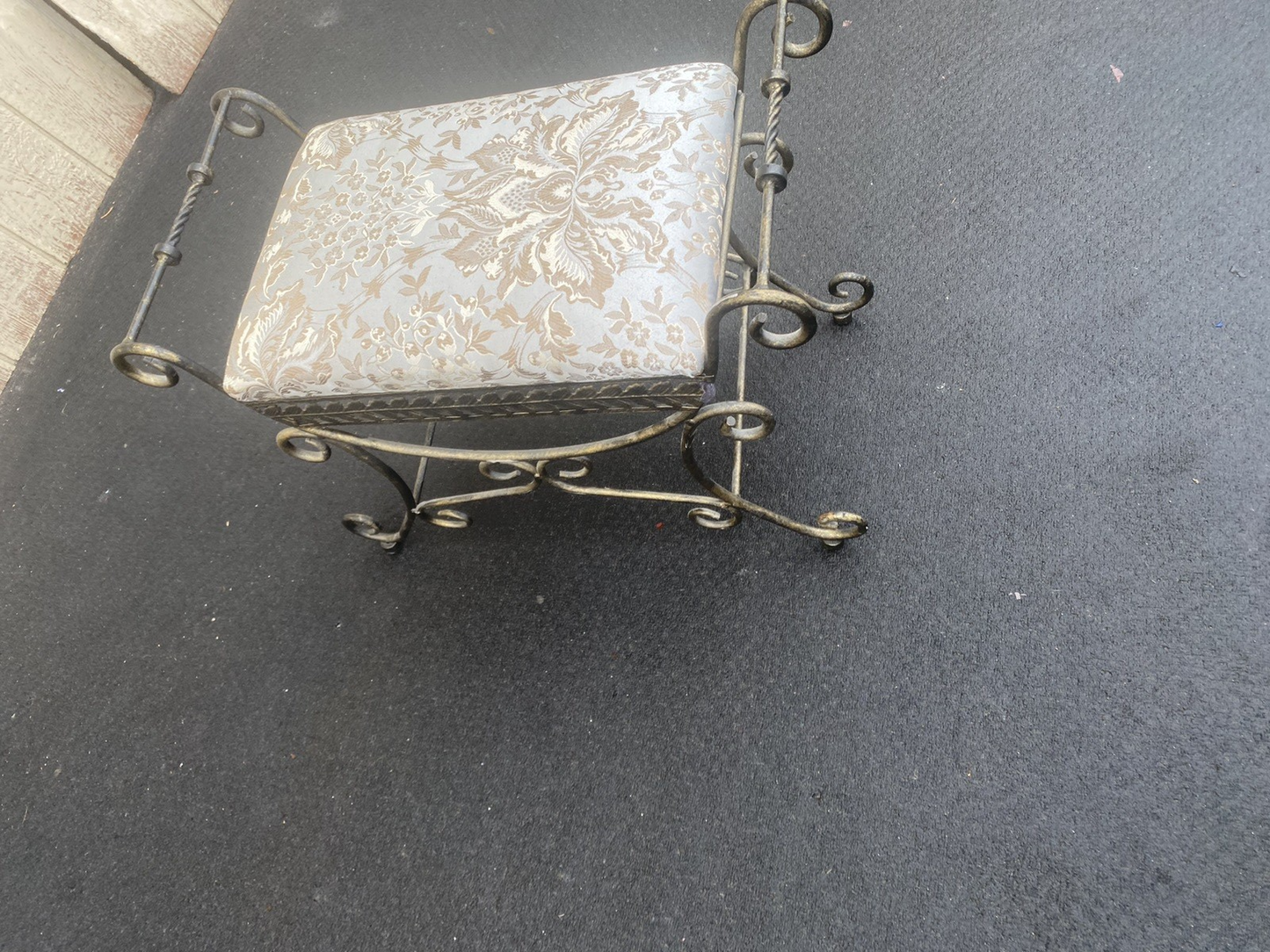 66353   Quality Fancy Scrolled Iron Vanity Bench Stool Ottoman