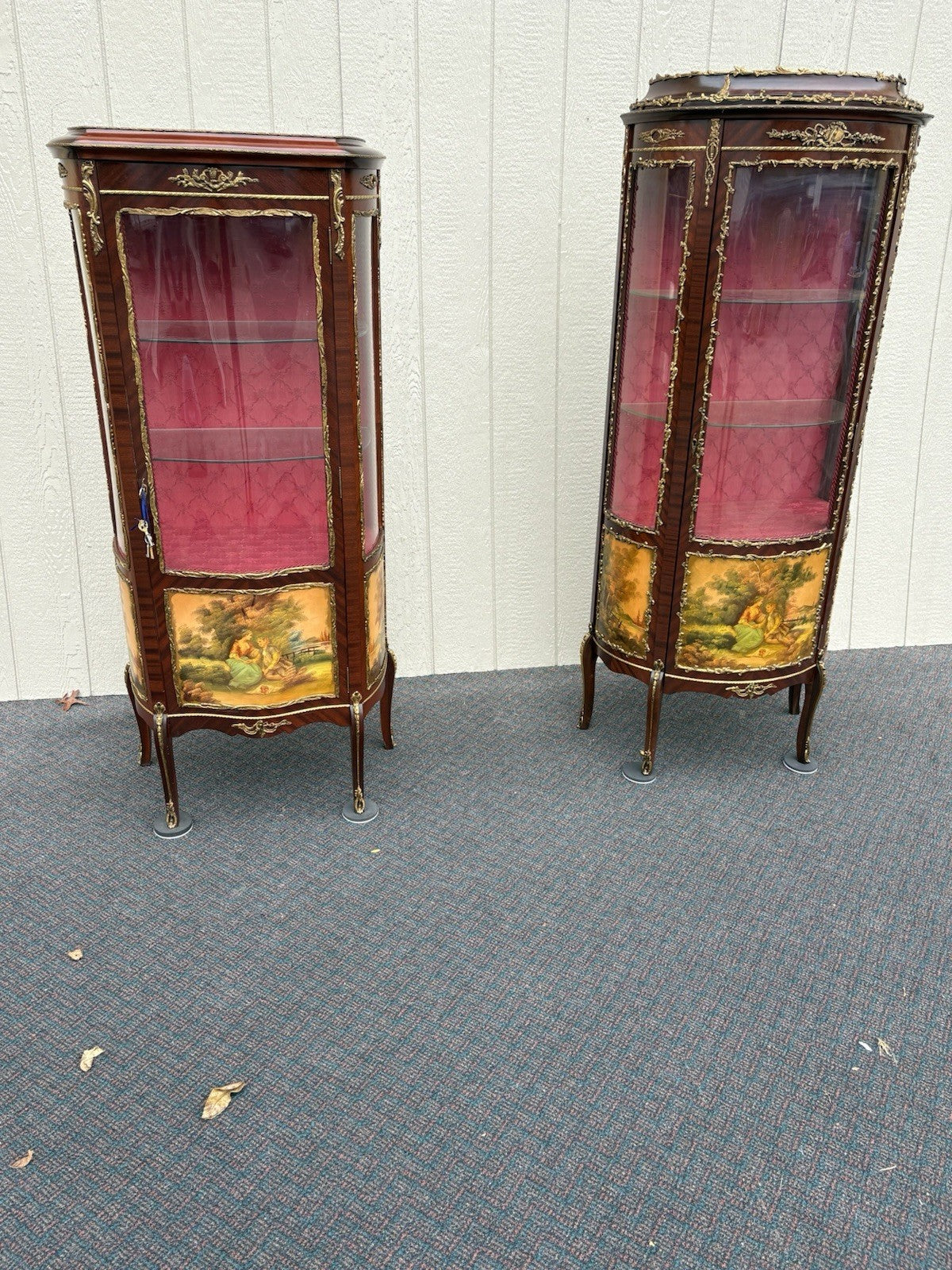 67095 Louis XV Curio China Cabinet with Bronze ormalu