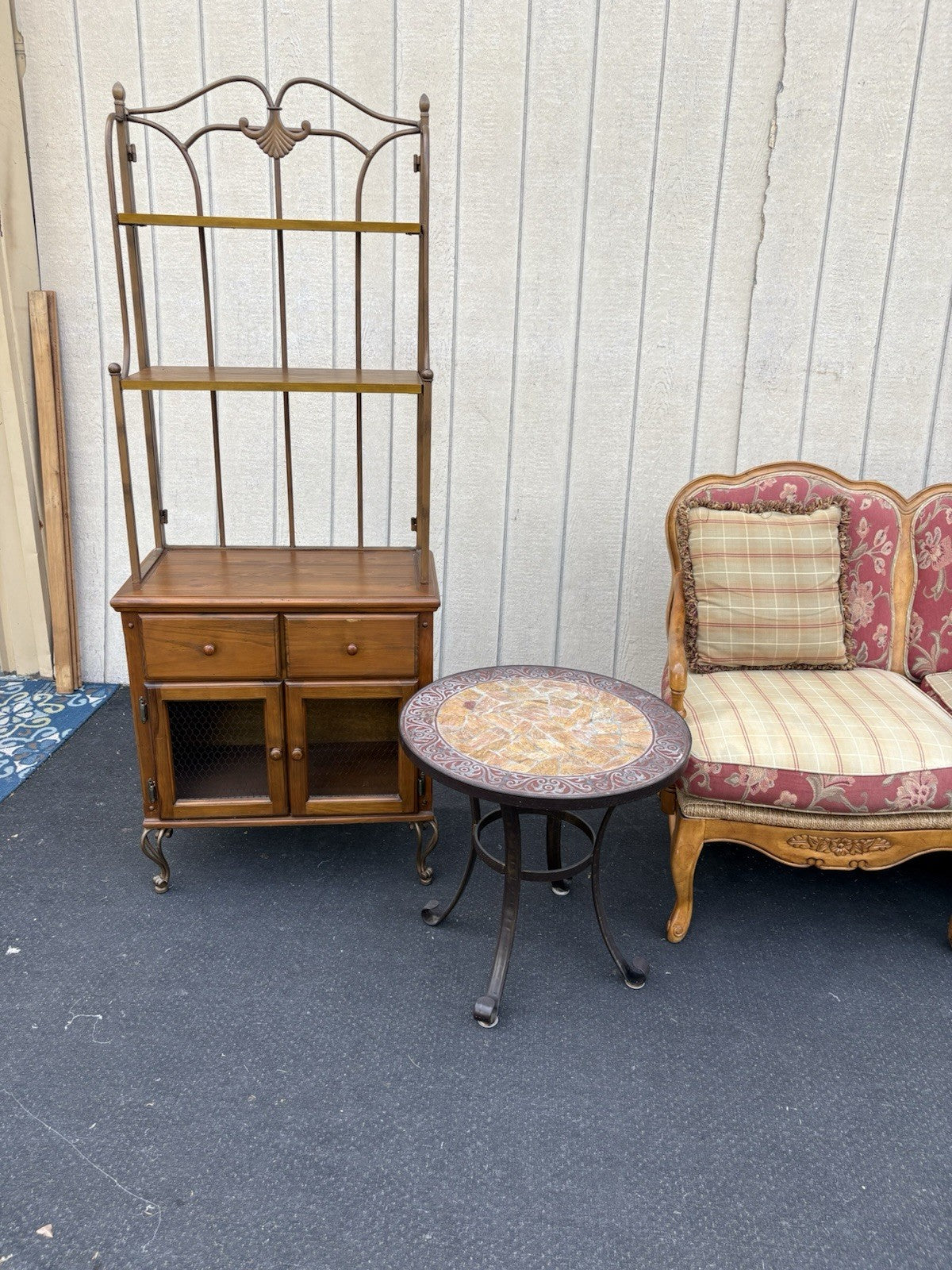66920  French Provincial Loveseat Sofa Settee Couch