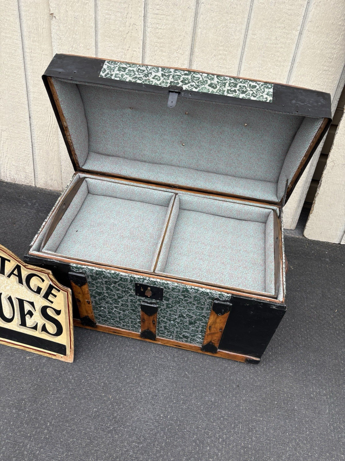 66818 Antique Dome Top Restored Trunk with Tray