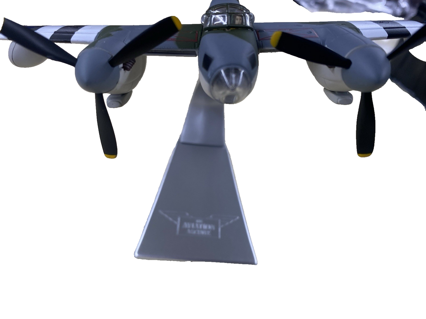 ES  211:  Corgi Aviation Archive AA32816 DH Mosquito BXX No 627 Squadron RAF