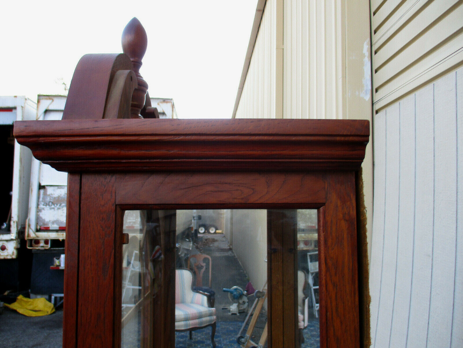 62955   Pulaski Oak Curio China Display Cabinet Etergie