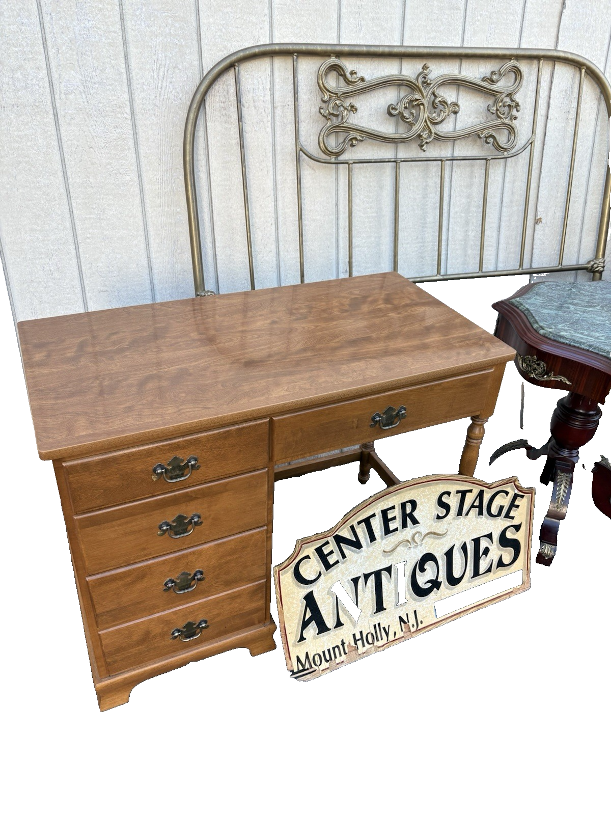 66812  ETHAN ALLEN Maple Office Desk Vanity