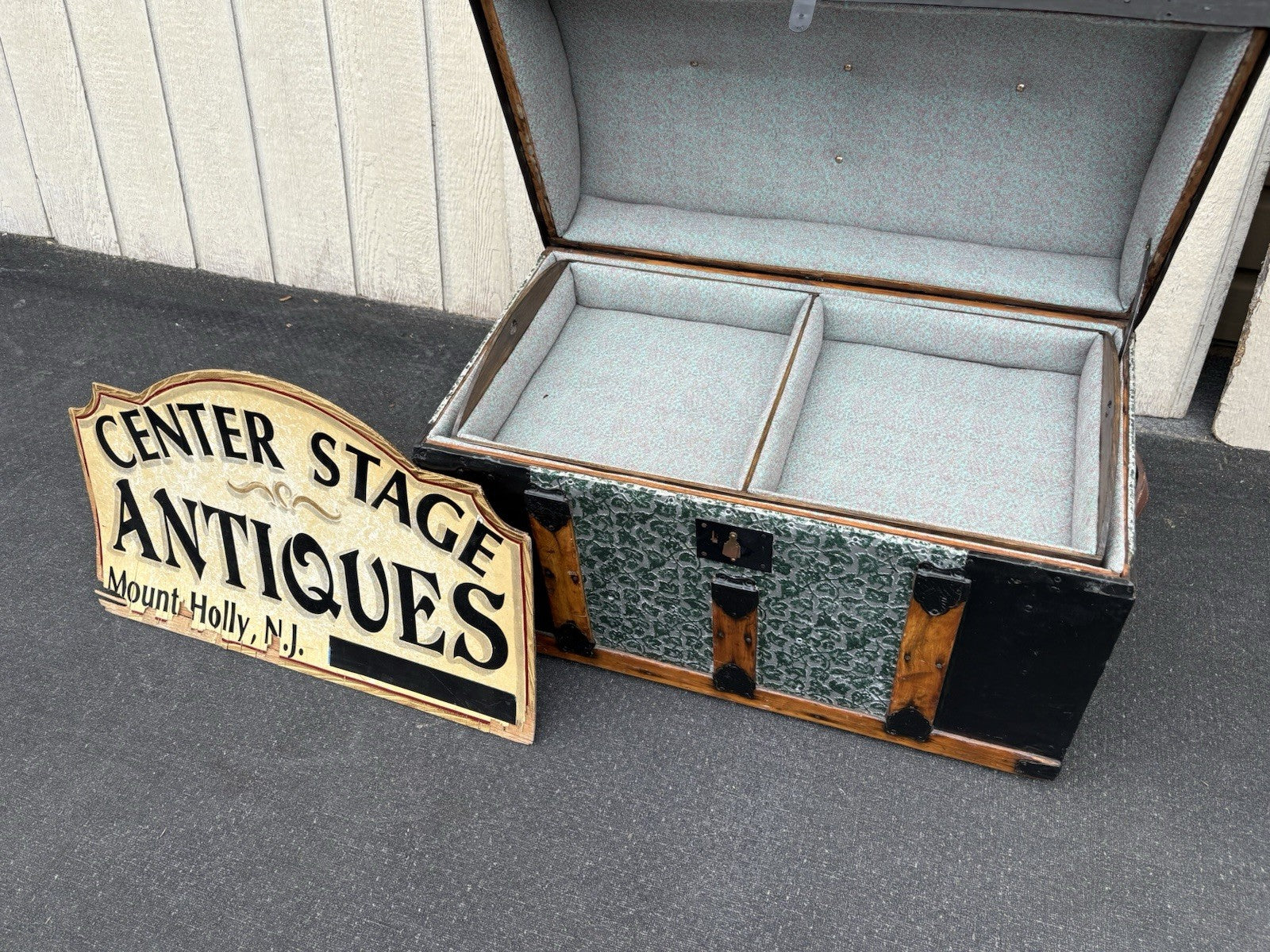 66818 Antique Dome Top Restored Trunk with Tray