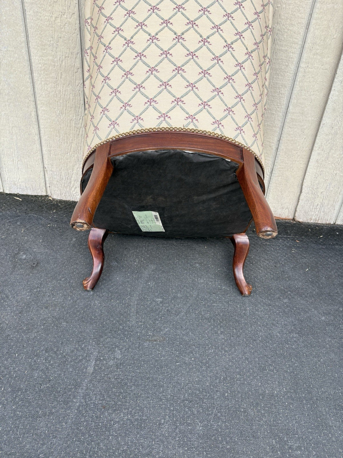 66836 HICKORY CHAIR Victorian Style Armchair Chair