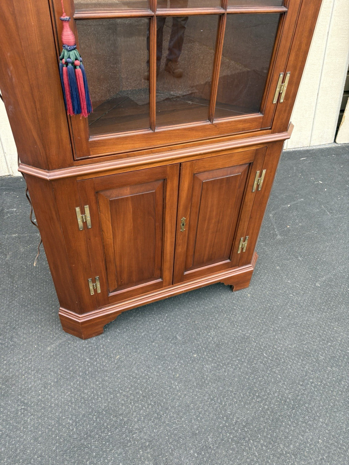 66652   Solid Cherry Henkel Harris Virginia Galleries Corner China Cabinet Curio