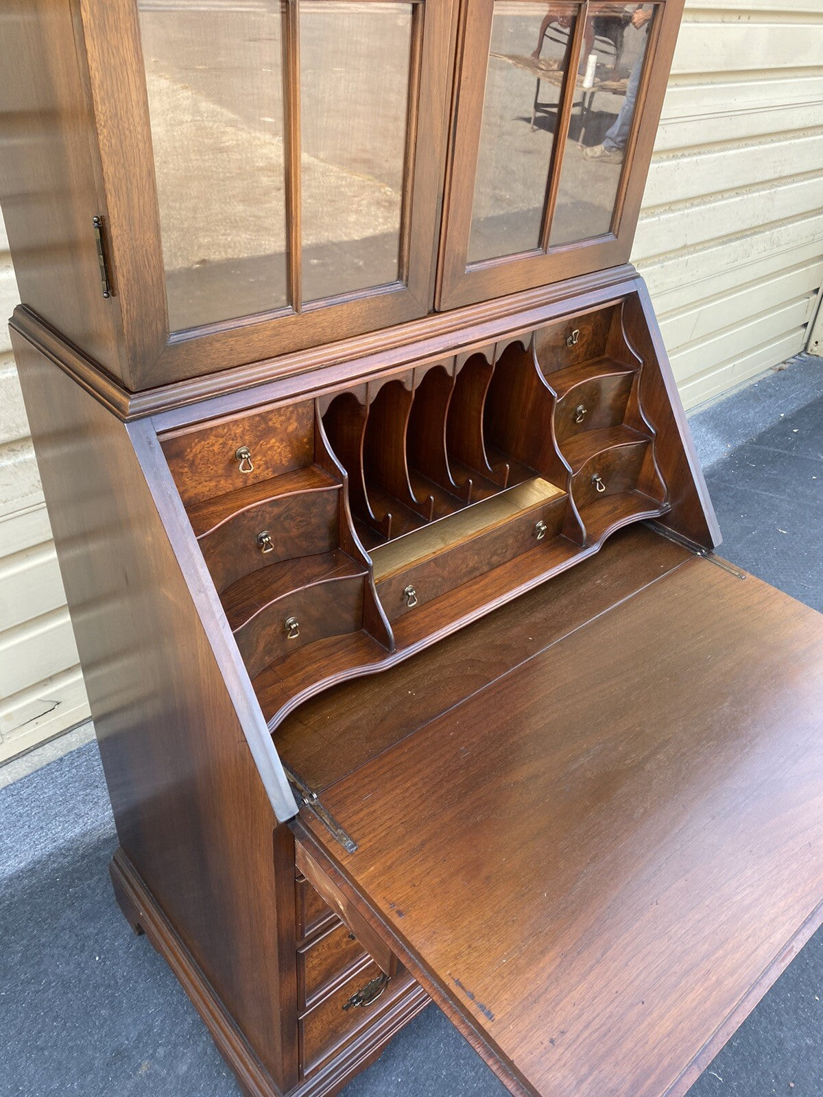 65915   KITTINGER Furniture  Quality Walnut Secretary Desk w/ Bookcase Top