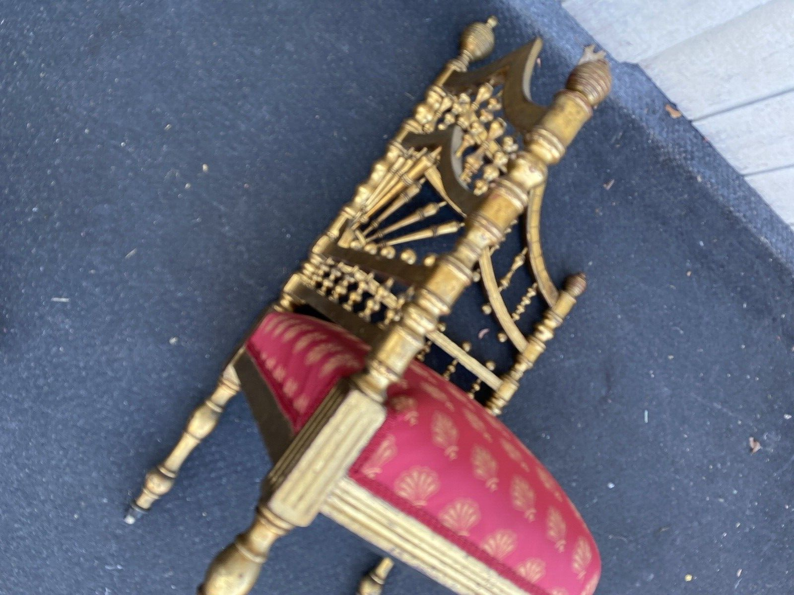 66148 Antique Victorian Stick and Ball Corner Chair