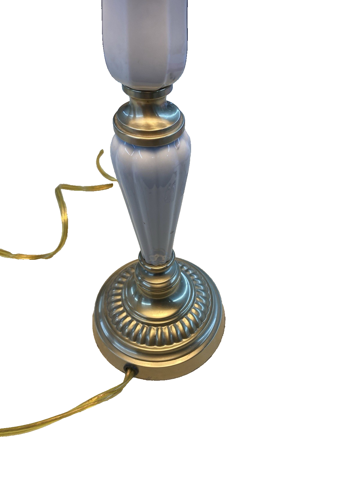 66558 Lenox Quoizel Table Lamp with Lenox Tag on shade