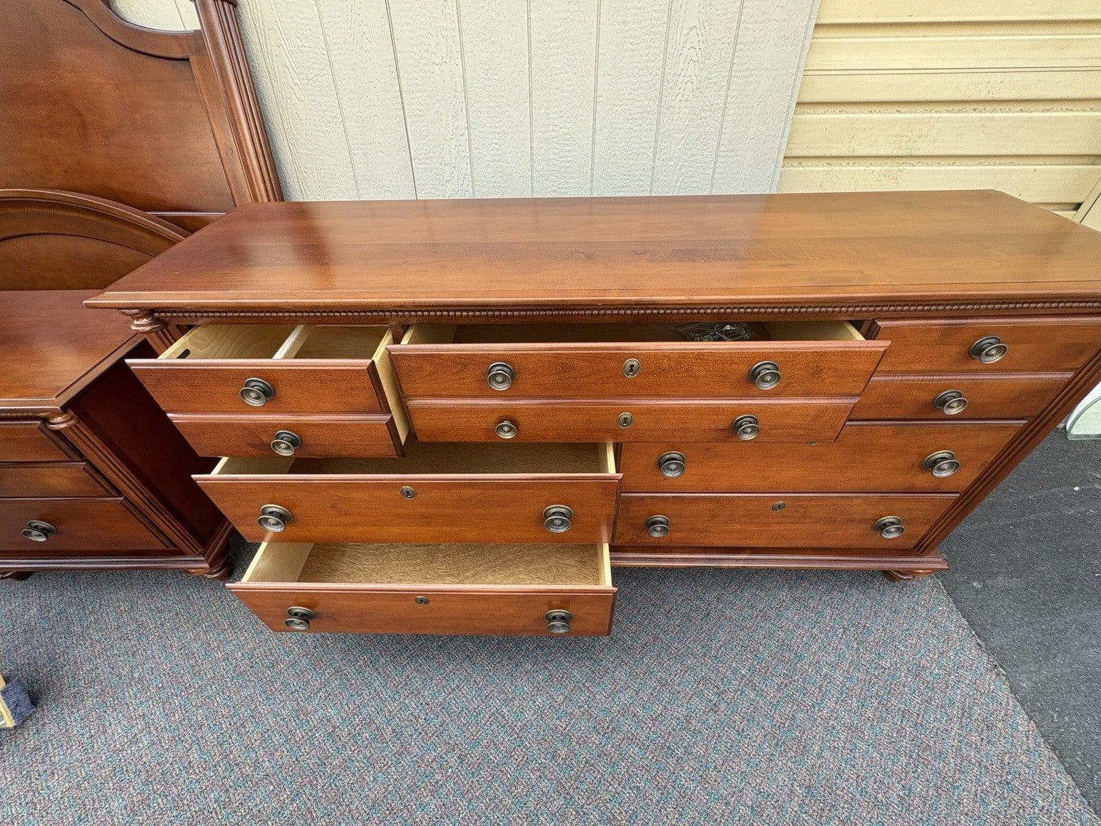 67025 KIMBALL Furniture Bedroom Set High, Low w/ Mirror. Queen Bed 2 Nightstands