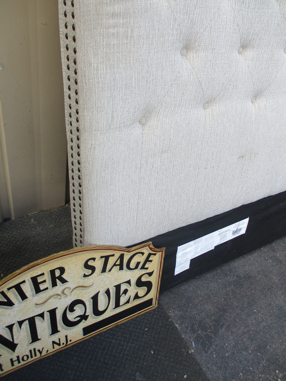 64377 QUEEN Size Modern Headboard Bed