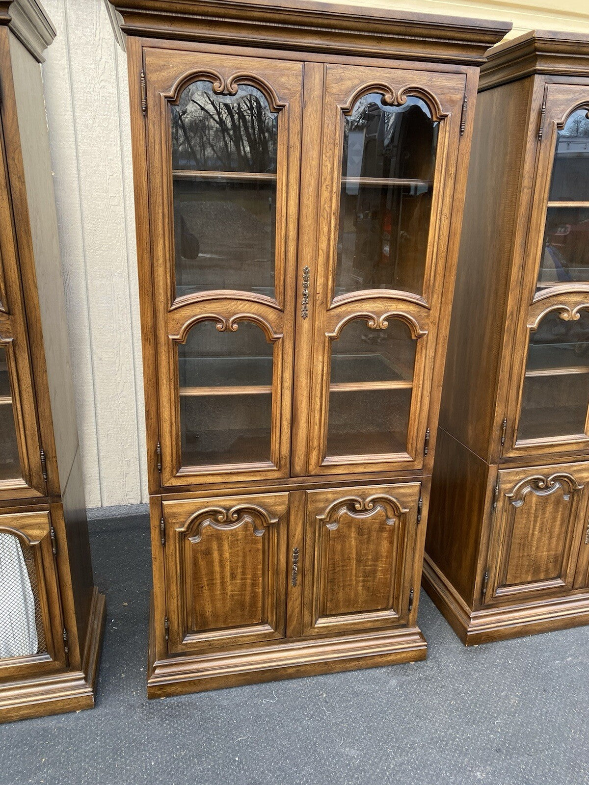 66198 BERNHARDT HIBRITEN  3 Section Wall Unit Bookcase Curio Cabinet