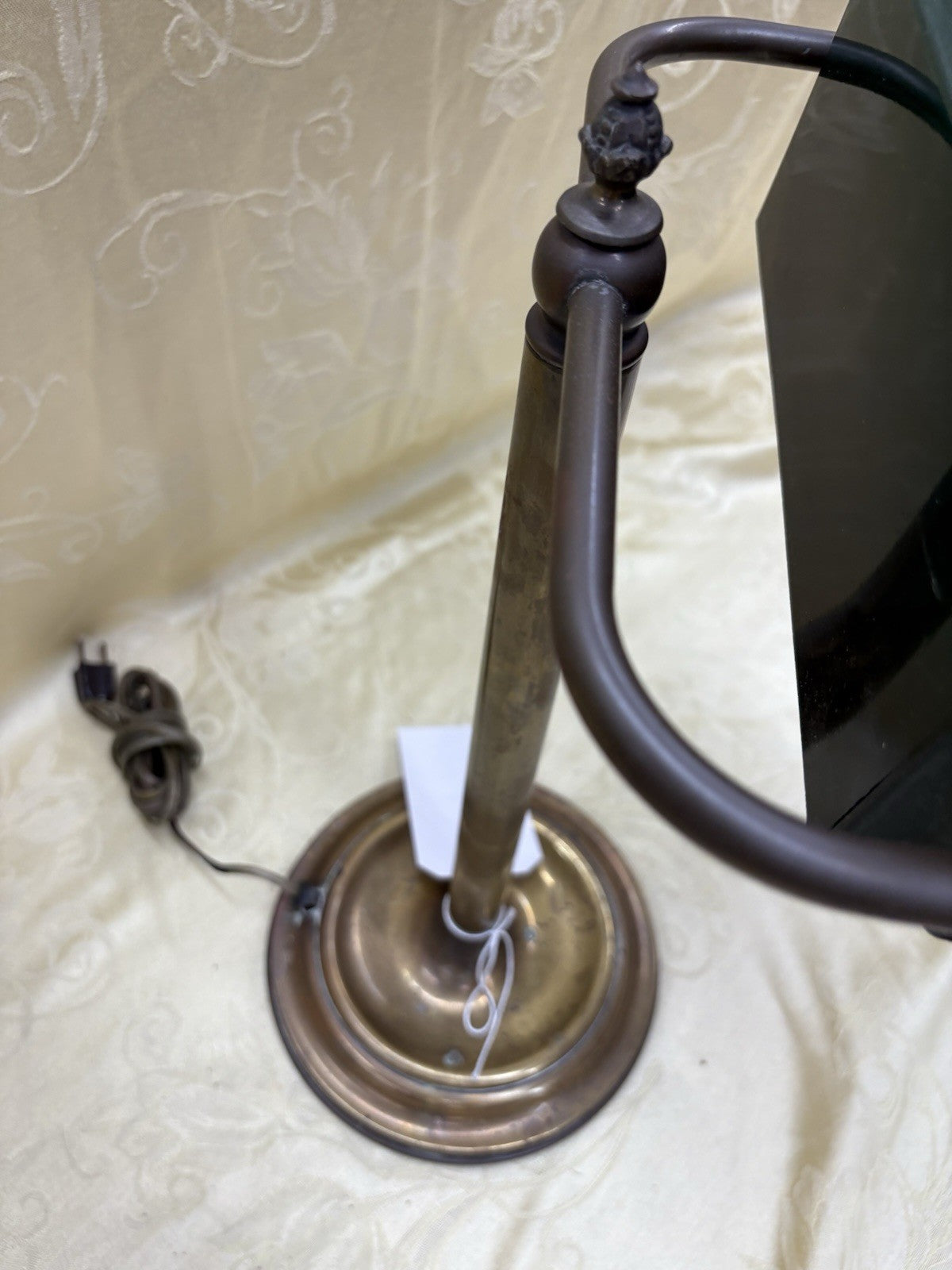 65625 Antique Brass Desk Lamp Light Emerald Shade