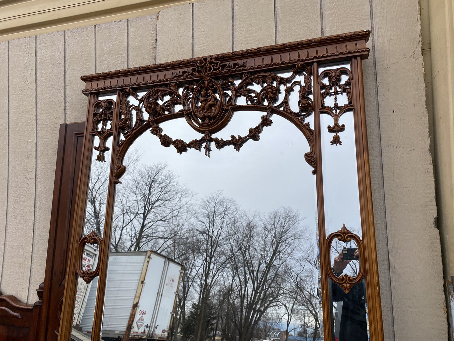 66238 Large Decorator RIO Furniture Fancy Mirror with Cherub s