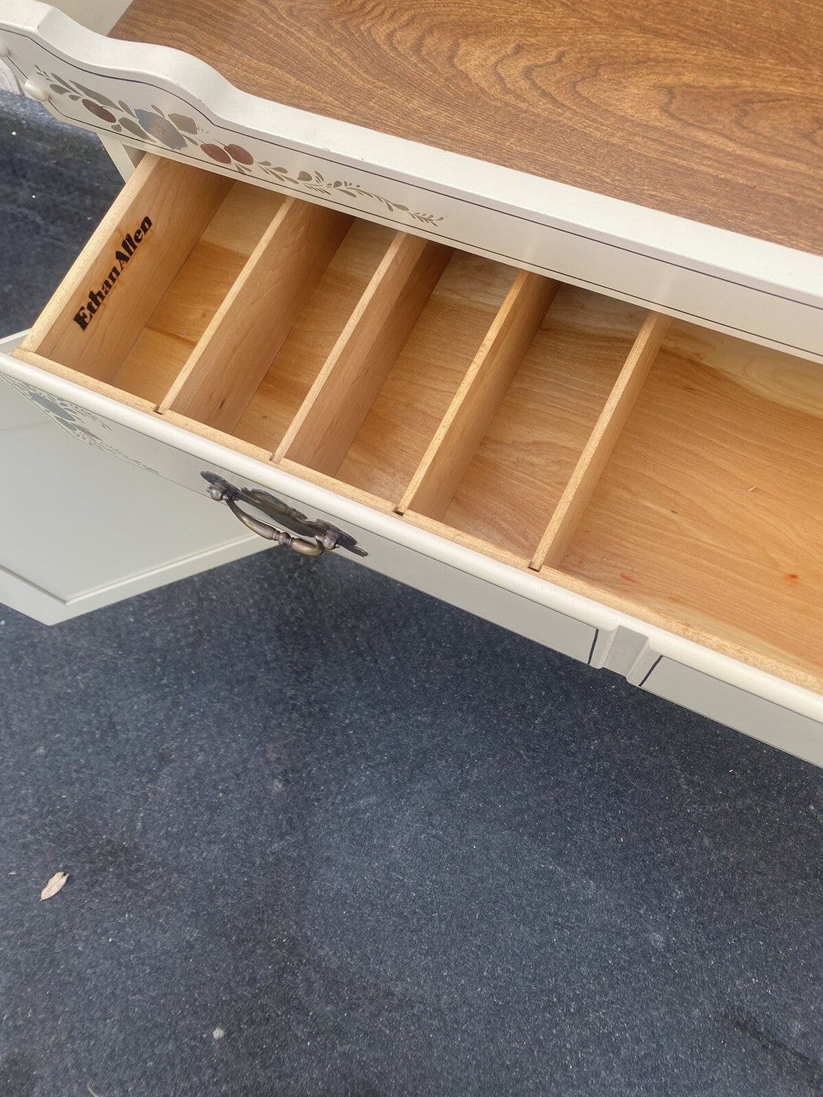 65180 ETHAN ALLEN Drysink with Mirror