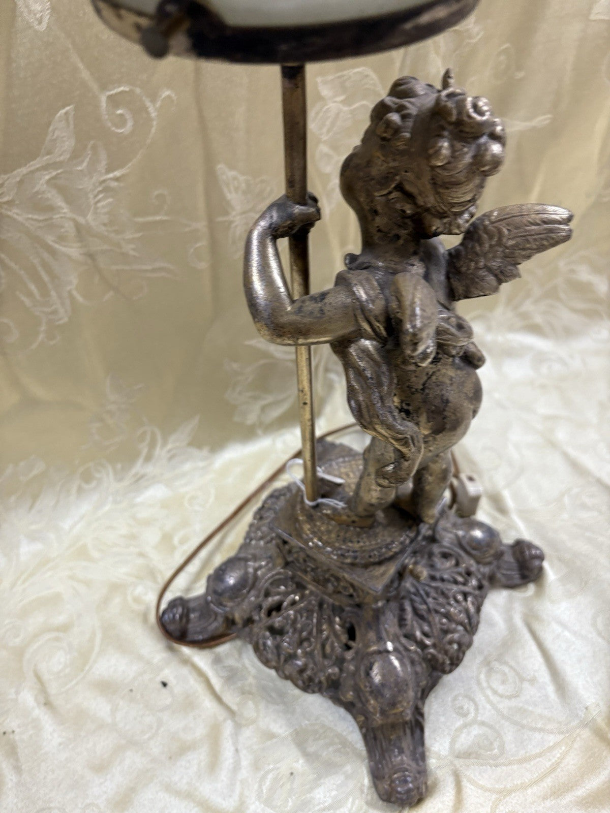 67003 Cherub Table Lamp with Glass Globe