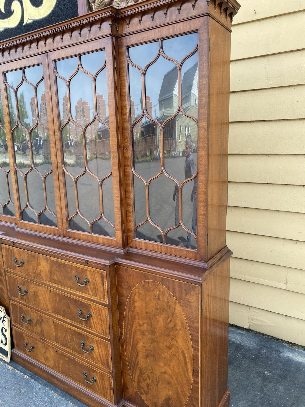 66586   QUALITY Inlaid Sacks MARLBORO MANOR  Breakfront China Cabinet