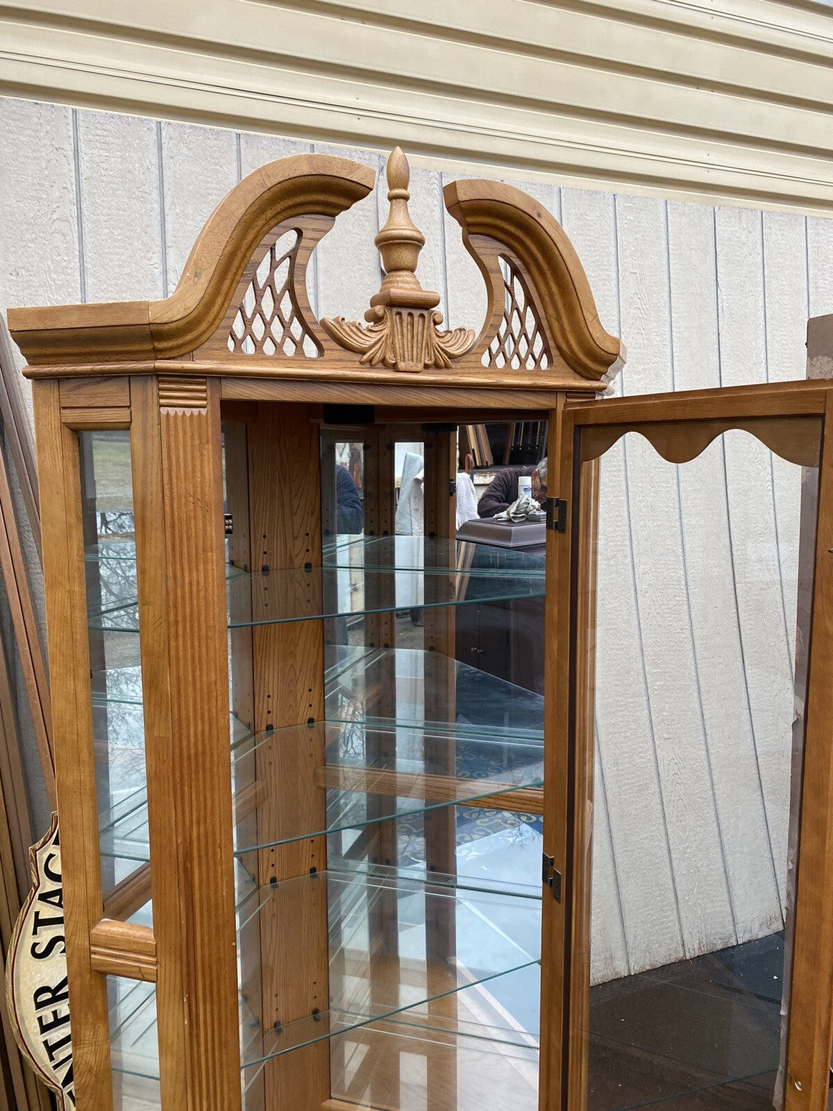 65091      Oak Corner Curio Cabinet with Plate Glass Shelves     (BN 05)