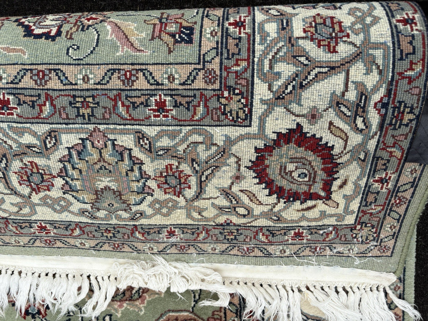 RUG 10: Oriental Carpet Rug SIZE 9' 6" x 6'