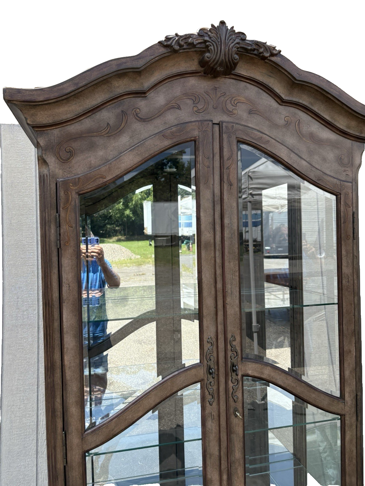 66922  HOWARD MILLER Decorator EMERSON  Curio China Cabinet