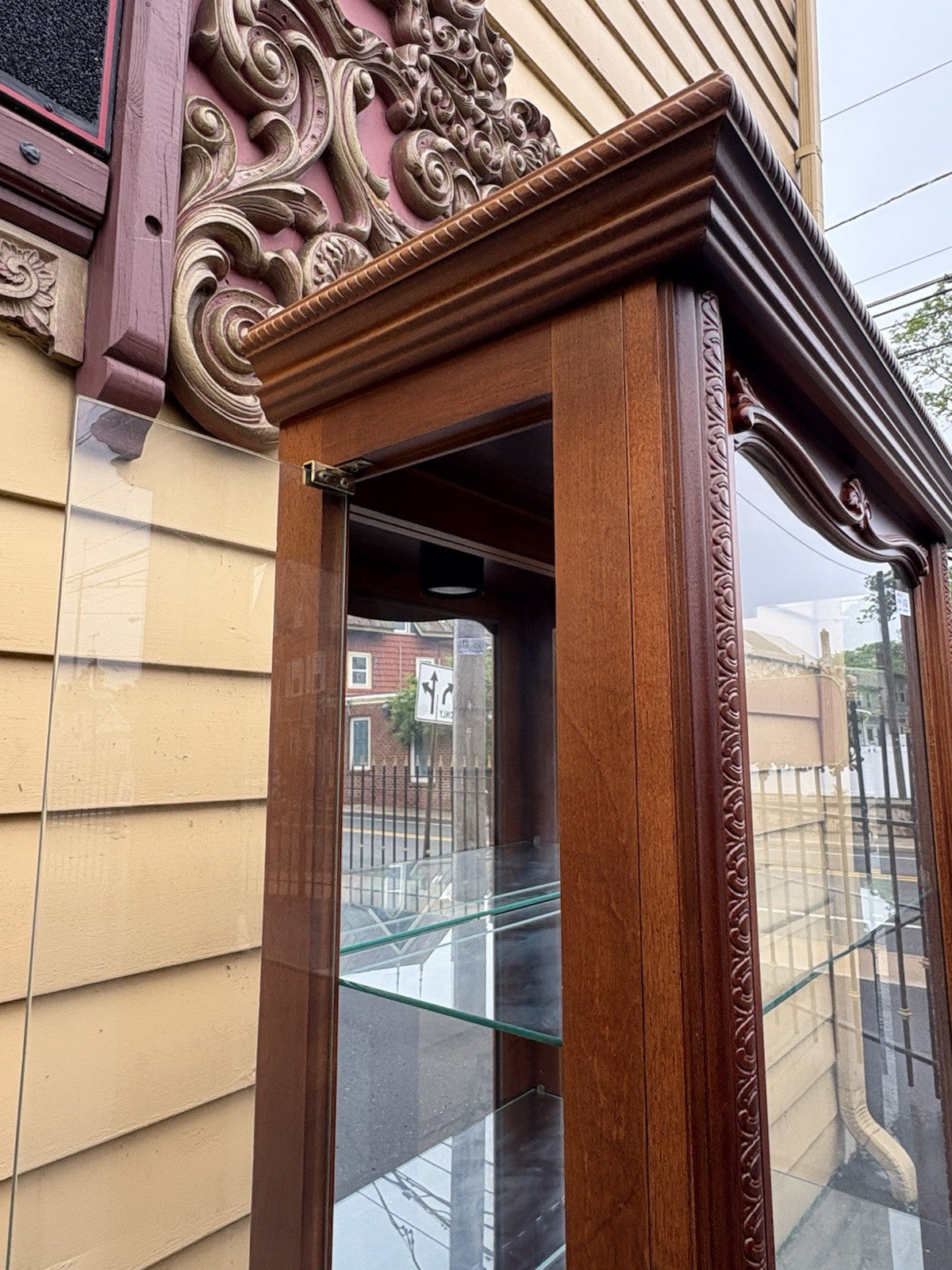 66688 Fancy 4 Door Side Loading  Mahogany Curio China Cabinet