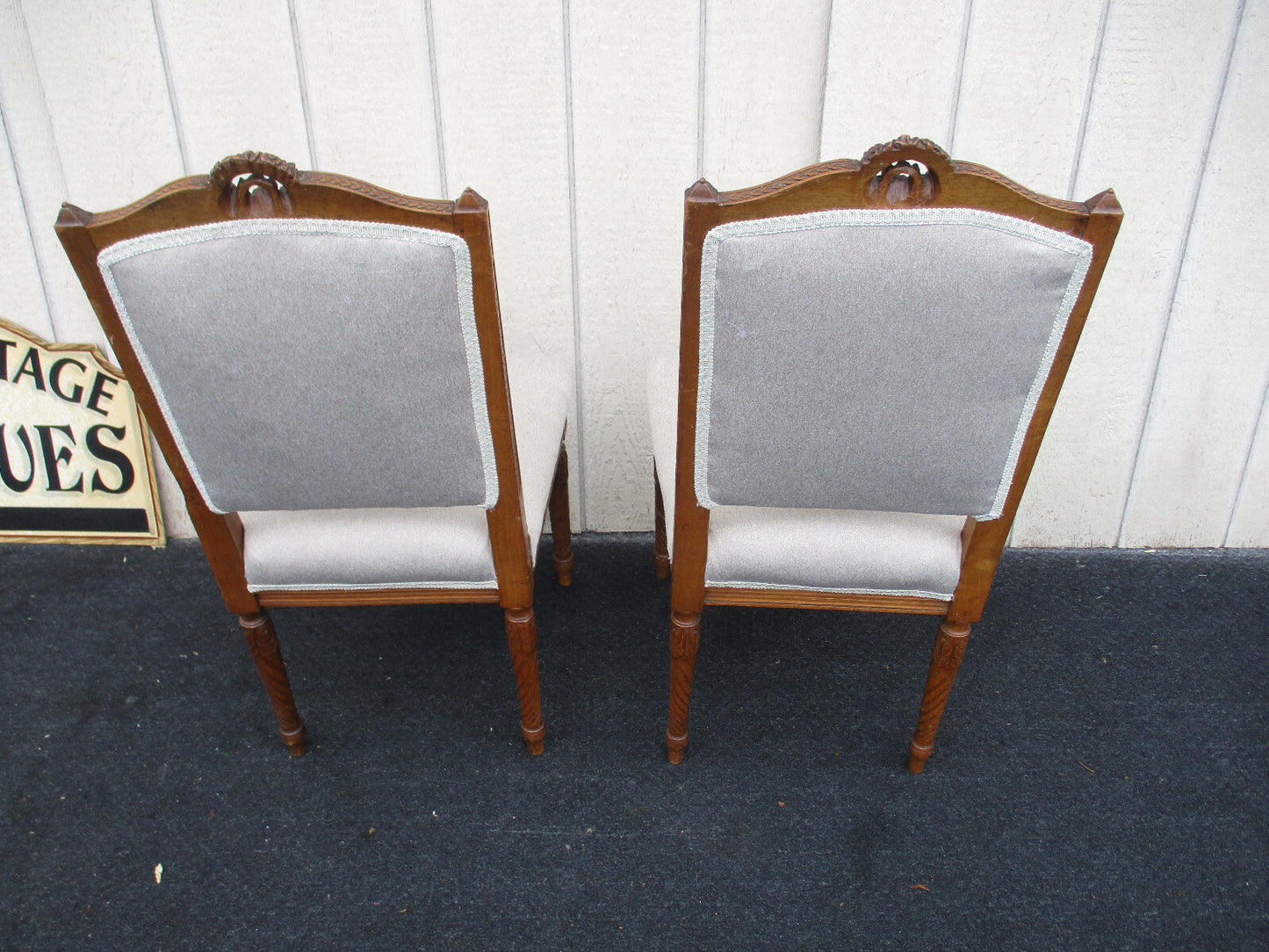 64124  Pair Hand Carved Decorator Side Chairs Chair s