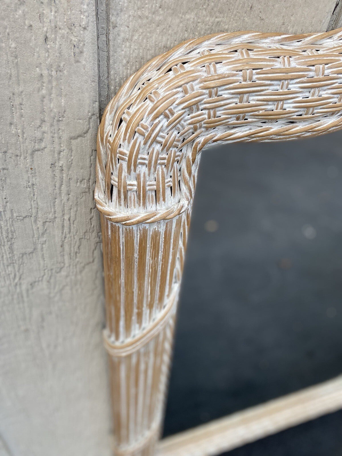 64674 Wicker Decorator Accent Mirror