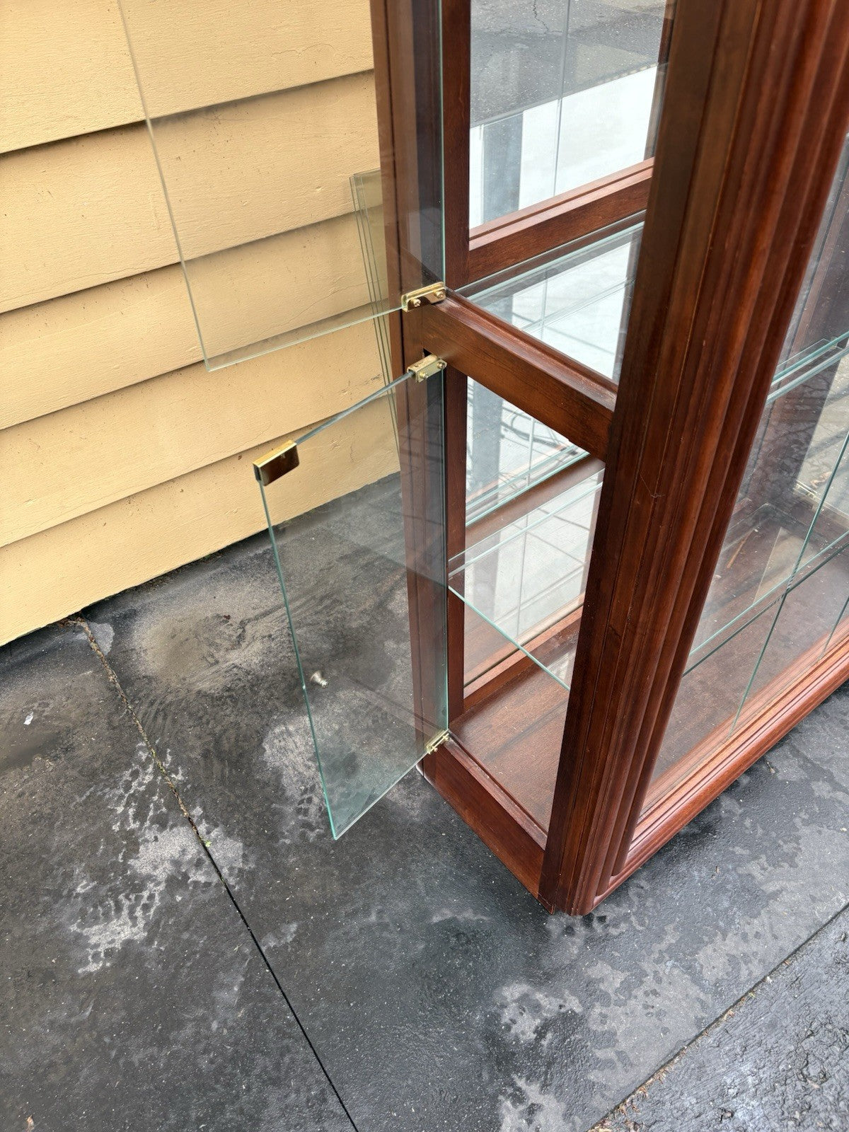 66655 Dome Top Mahogany ETCHED Glass  PULASKI China Cabinet Curio