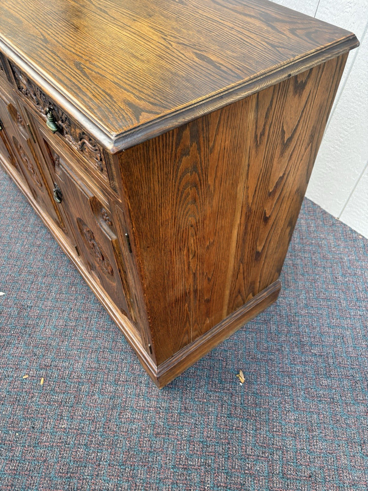 67134 FEUDAL Oak Sideboard Server Cabinet