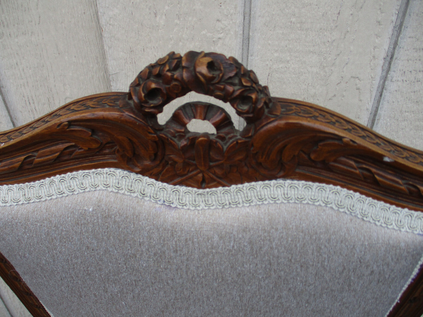 64124  Pair Hand Carved Decorator Side Chairs Chair s