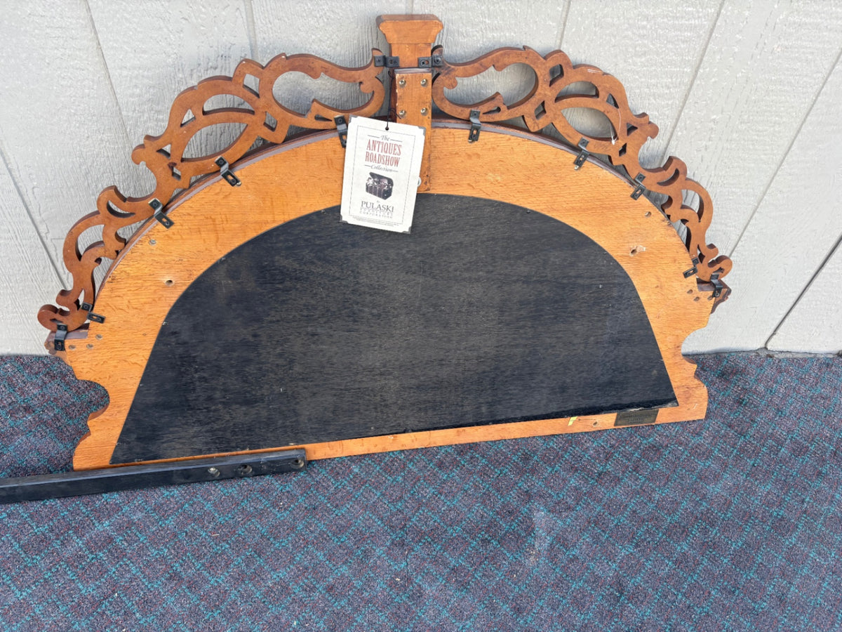 68211 Pulaski Antiques Roadshow Curio Cabinet with Mirror Back
