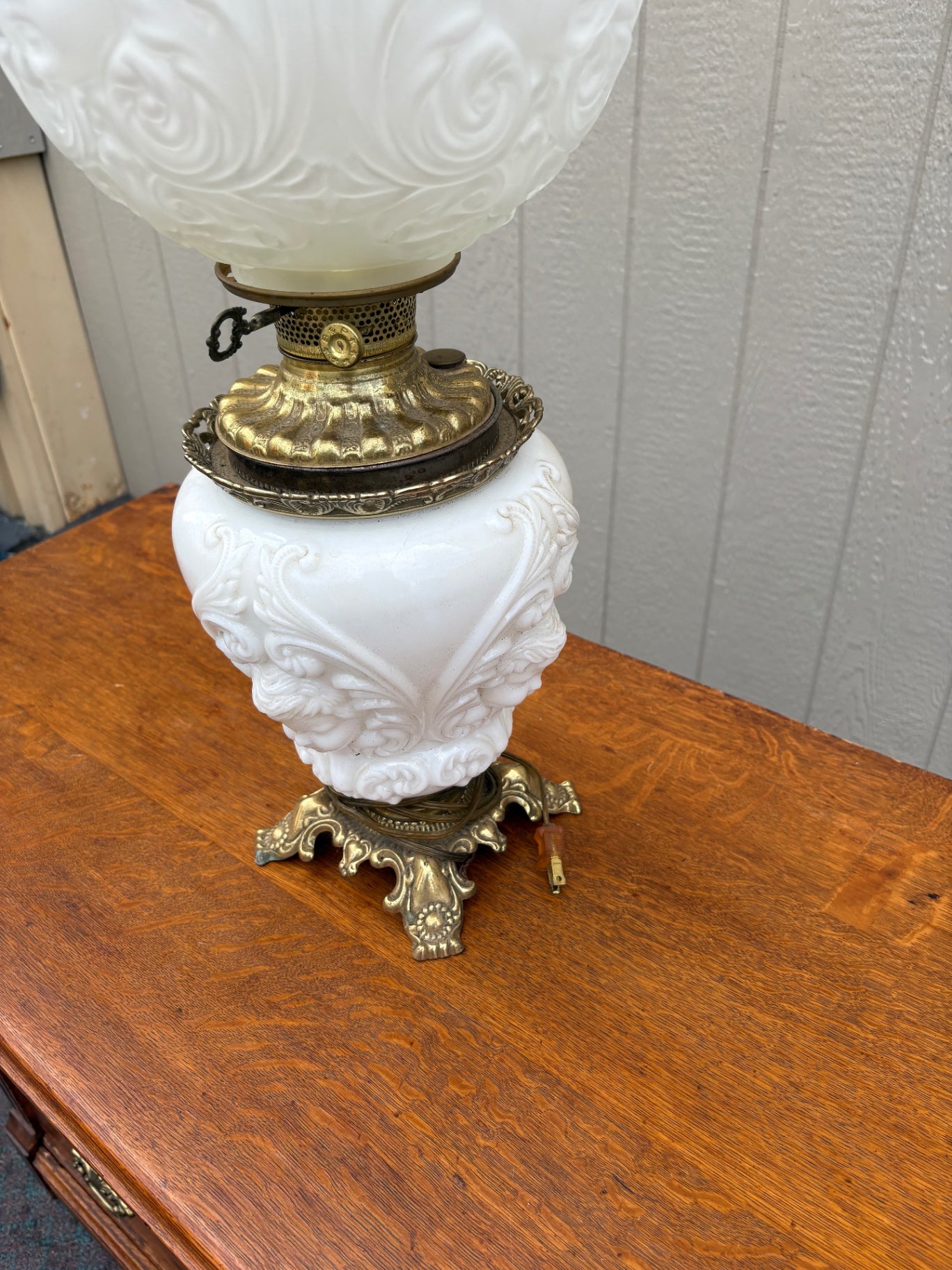 67961  Victorian Cherub Glass Lamp with Brass Base, 27 Inches Tall