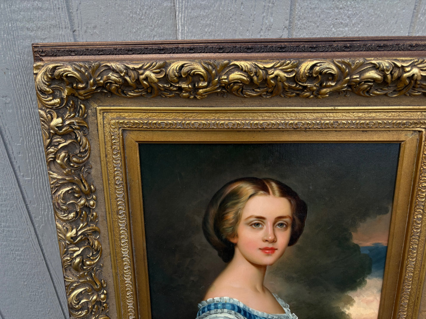 68040 Elegant Victorian Portrait of a Woman in Ornate Gilded Frame