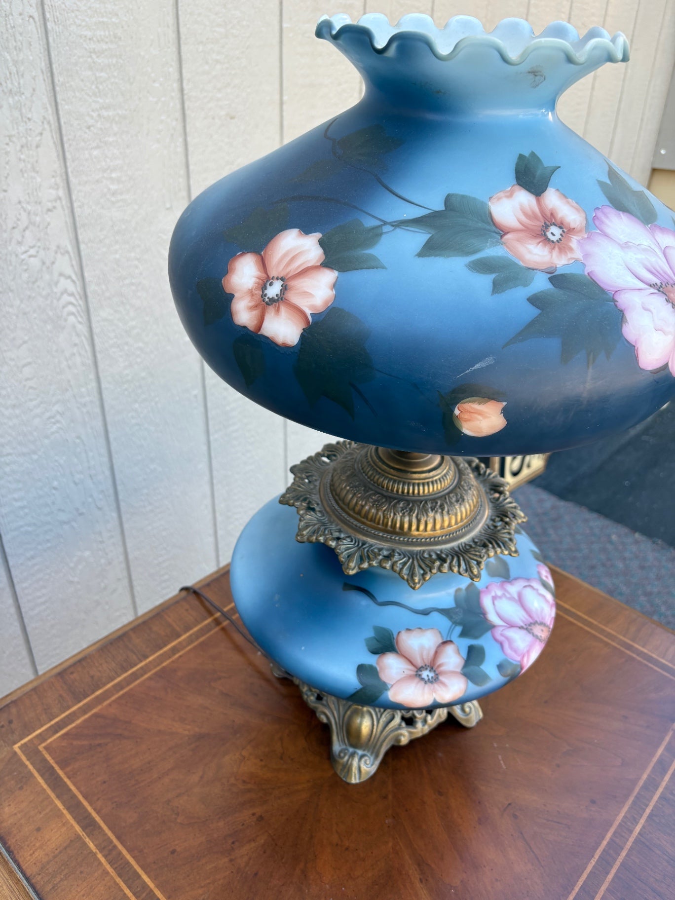 67792 Antique Gone with the Wind Lamp, Hand-Painted Floral Glass