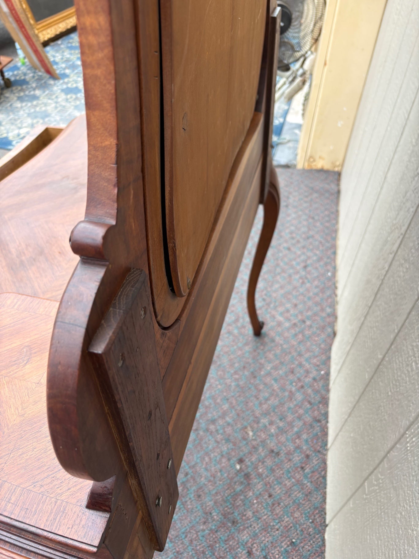 68043 Elegant French Rococo Vanity with Mirror in Rich Walnut