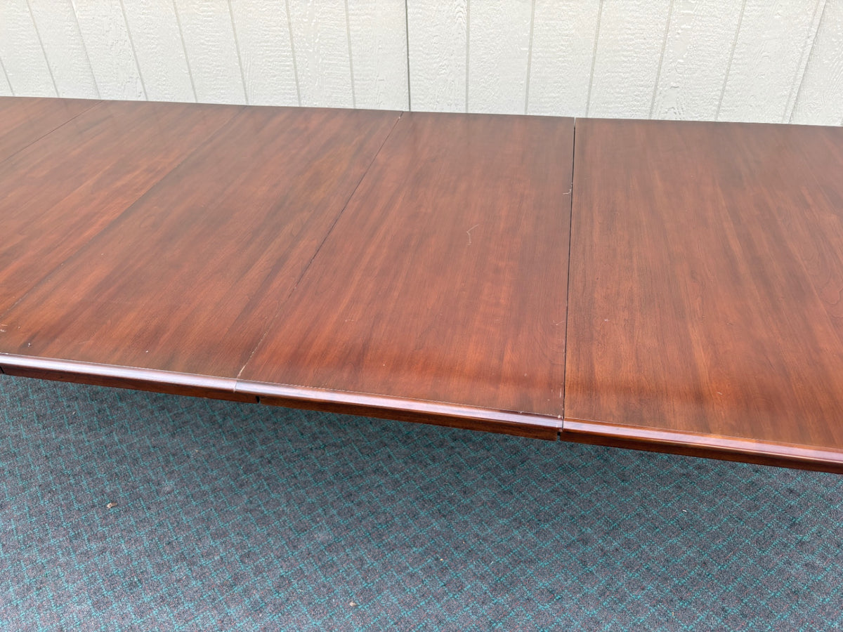 68164  Queen Anne Dining Table with 6 Chairs, Solid Wood, Elegant Design