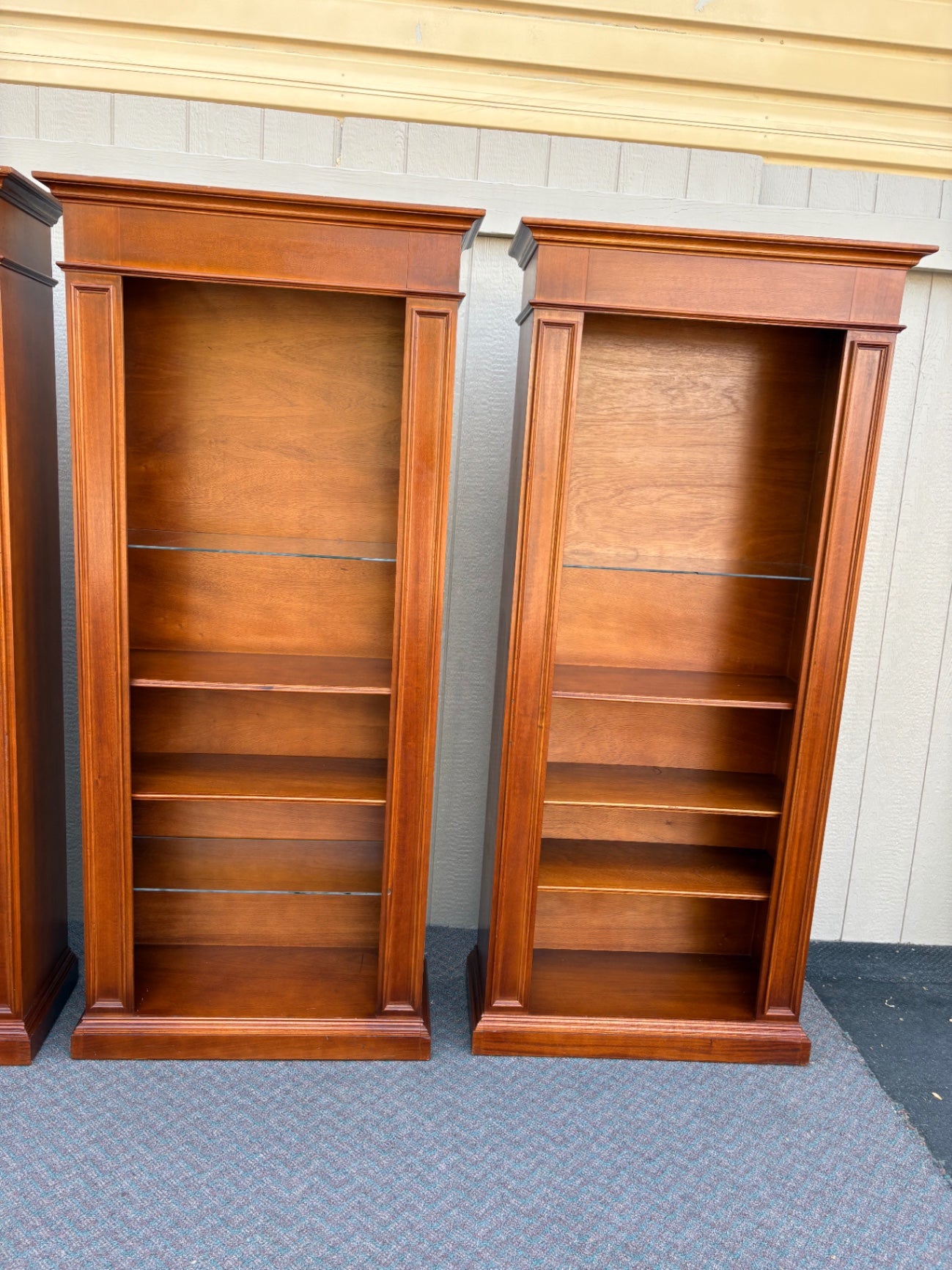 67748  Elegant Set of Three Classic Mahogany Bookcases with Adjustable Shelves