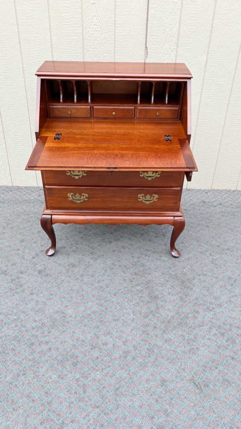 68080  Queen Anne Style Mahogany Slant Front Desk with Cabriole Legs