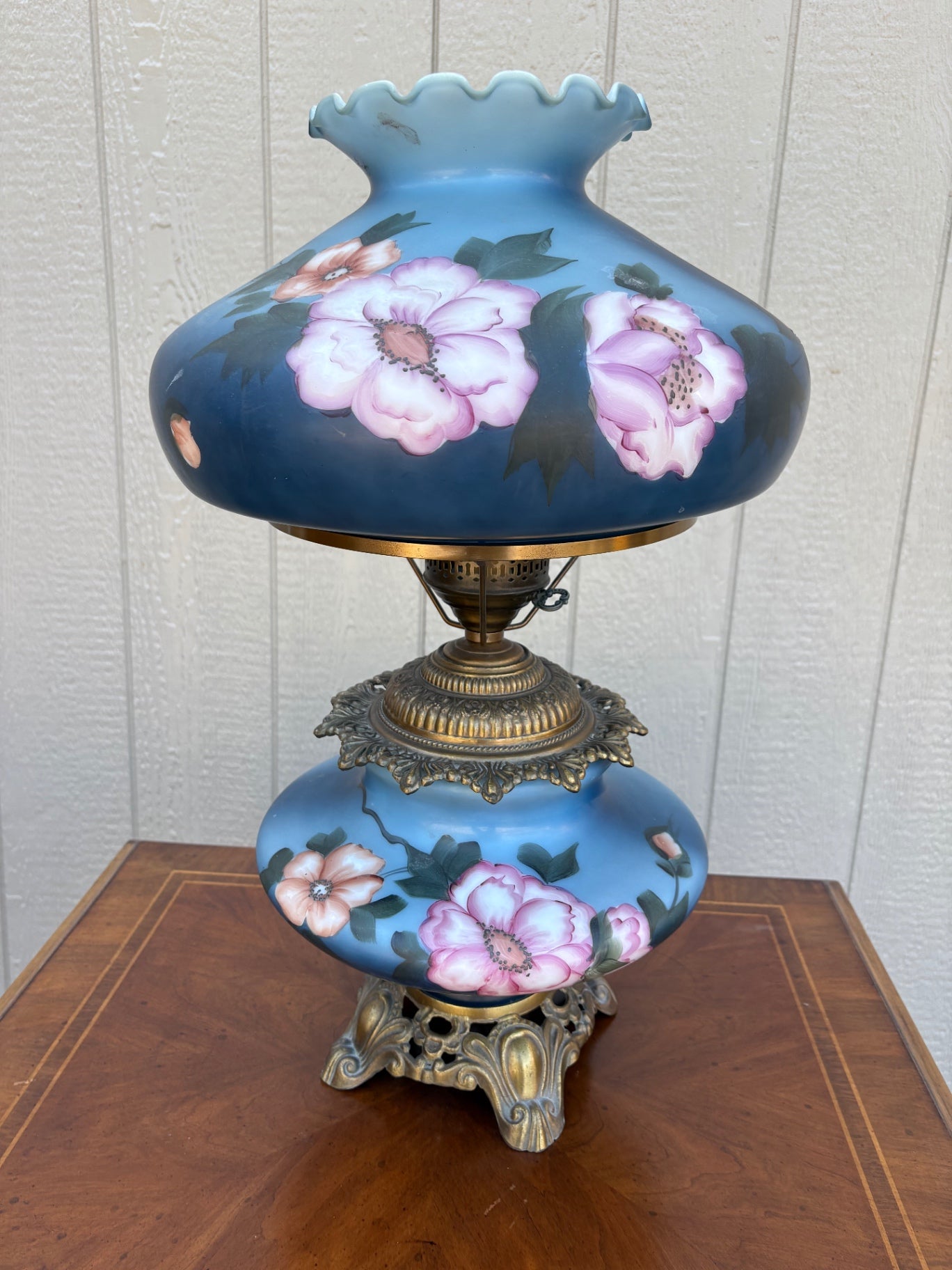 67792 Antique Gone with the Wind Lamp, Hand-Painted Floral Glass