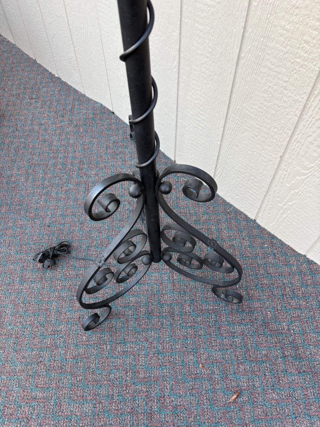 67400  Antique Victorian Wrought Iron Floor Lamp with Brass Font