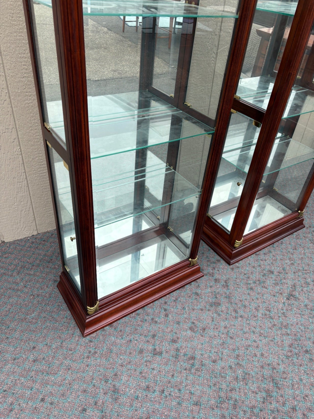 67957 Elegant Pair of Pulaski Curio Cabinets with Glass Shelves